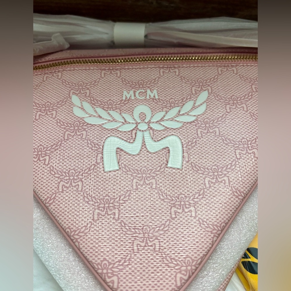 MCM BNWT Himmel Triangle Flat Pouch Crossbody Strap Silver Pink Full Inclusion - Picture 9 of 10
